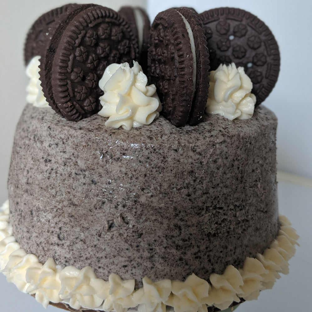 
            
                Load image into Gallery viewer, Cookies and Cream - Specialty Cake
            
        